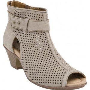 Earth ‘Intrepid’ Peep Toe Leather Taupe Booties